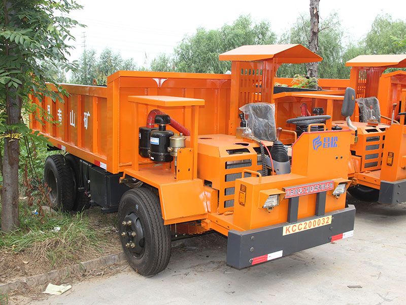 UQ-8T礦用運(yùn)輸車(chē)