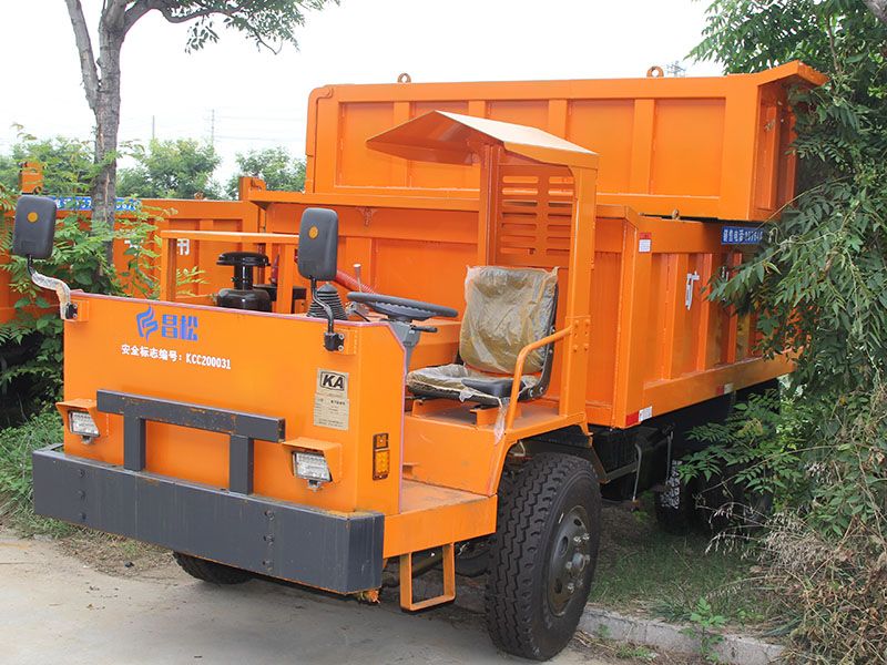 UQ-8T礦用運(yùn)輸車(chē)